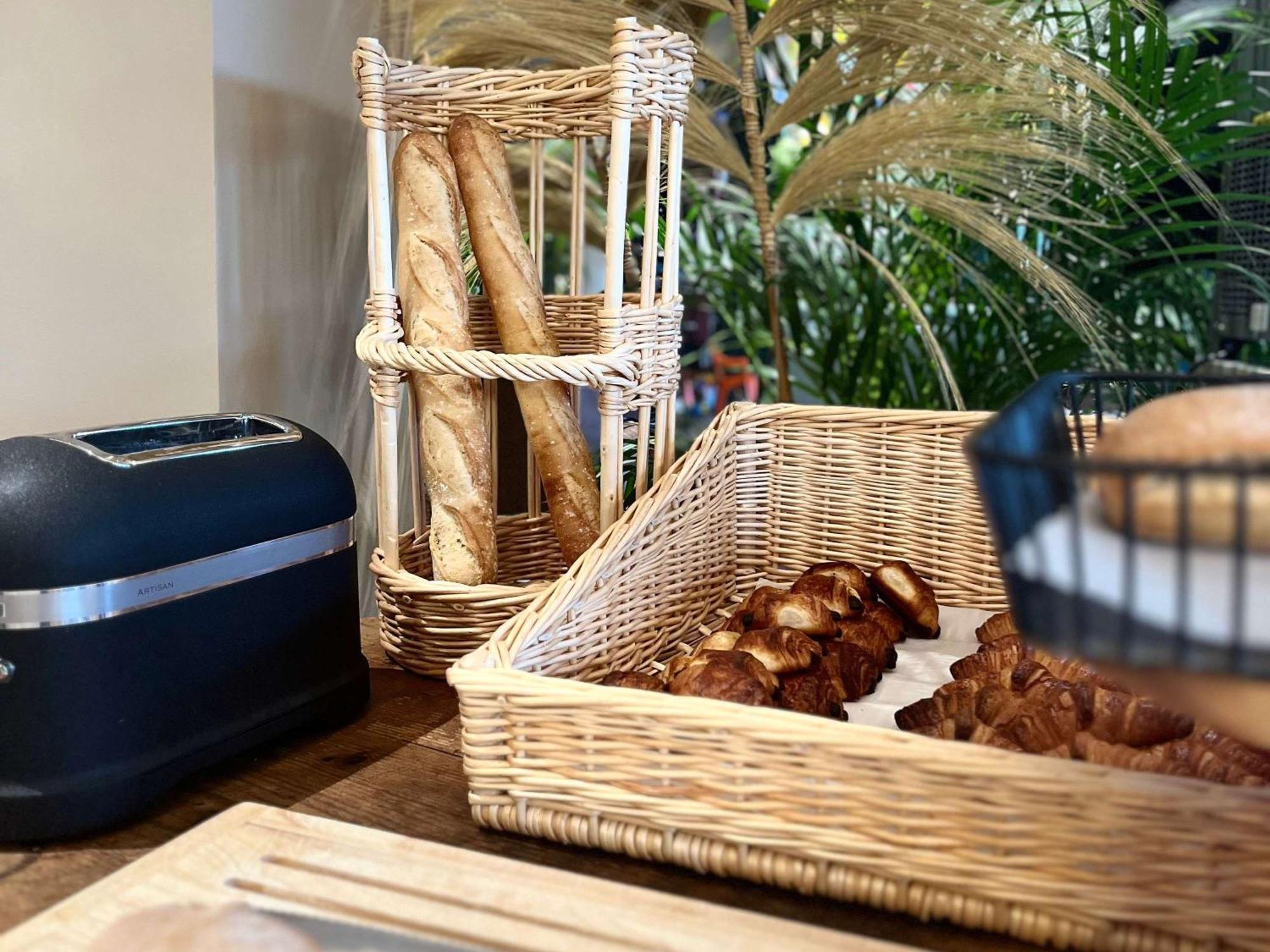 Aparthotel Adagio Access Porte De Camargue 생마르탱드크로 외부 사진