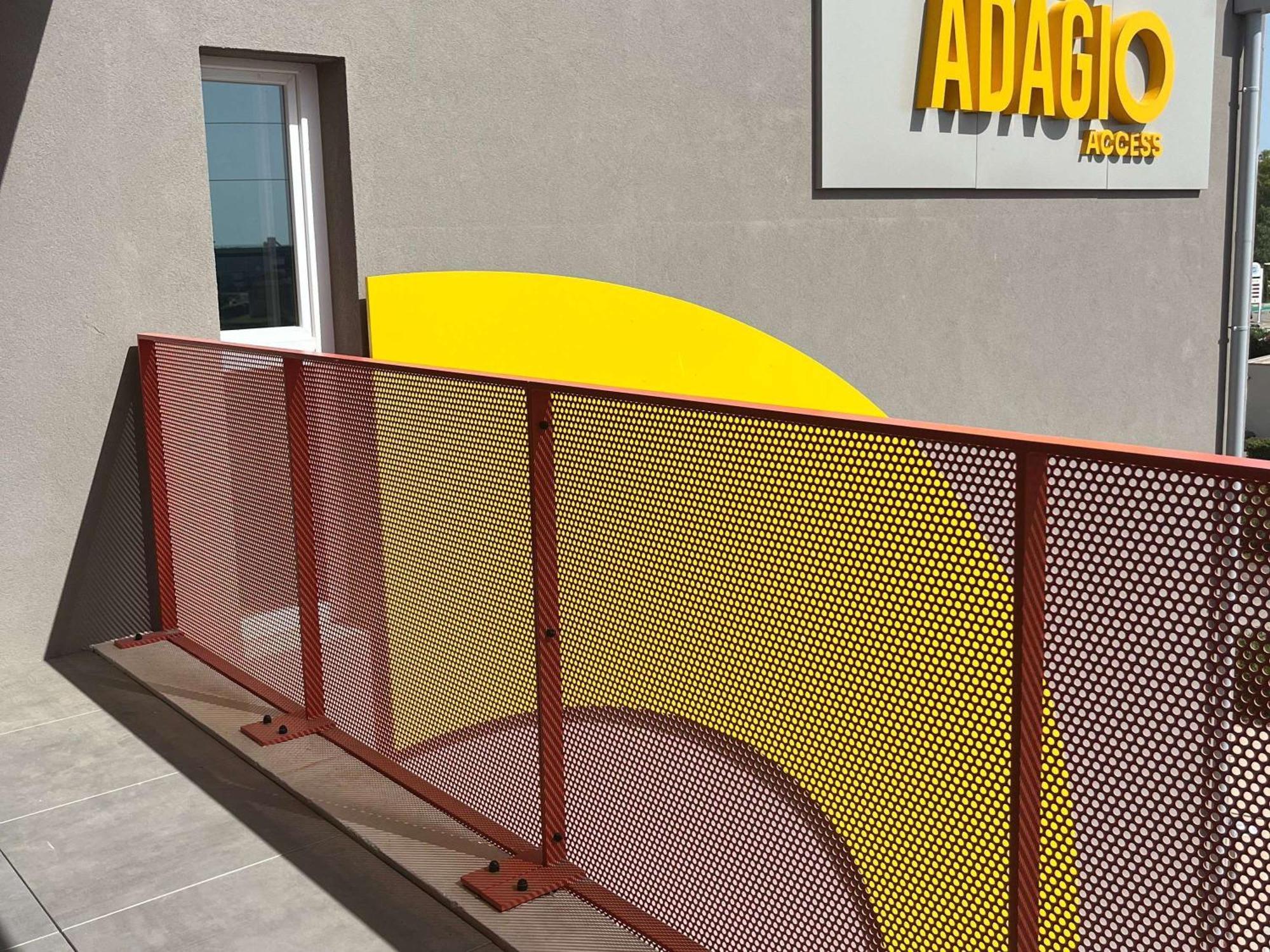 Aparthotel Adagio Access Porte De Camargue 생마르탱드크로 외부 사진