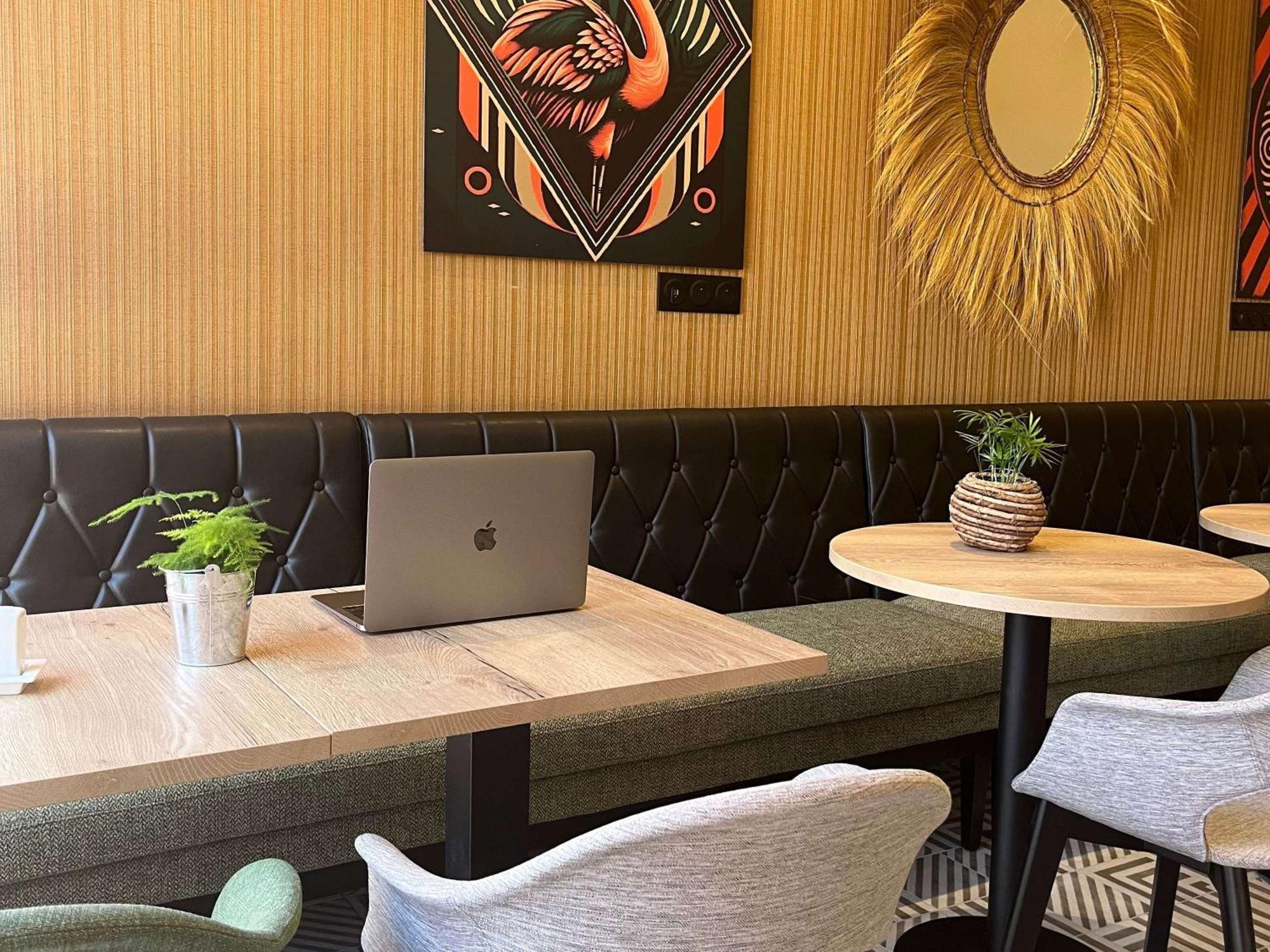 Aparthotel Adagio Access Porte De Camargue 생마르탱드크로 외부 사진