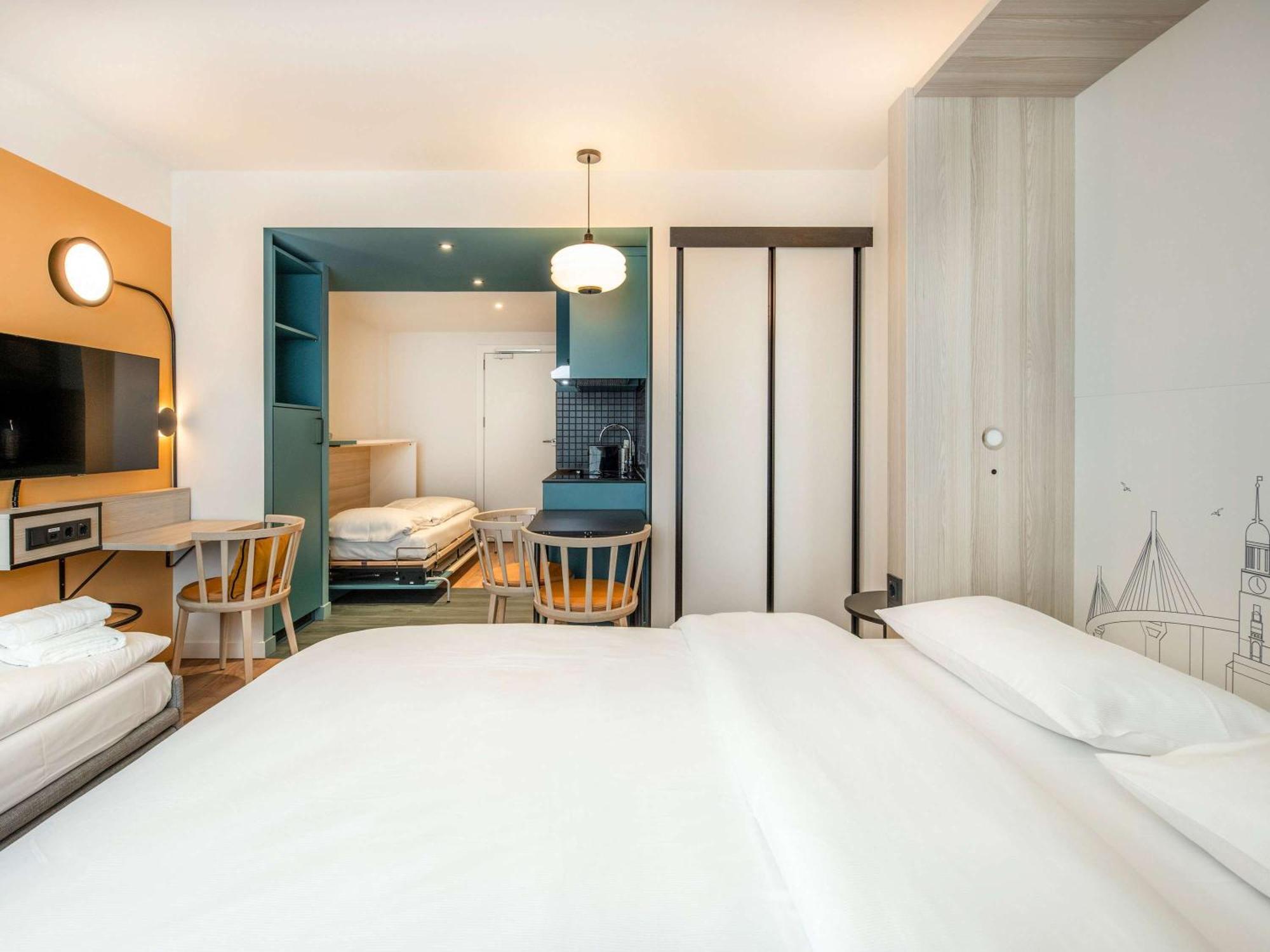 Aparthotel Adagio Access Porte De Camargue 생마르탱드크로 외부 사진
